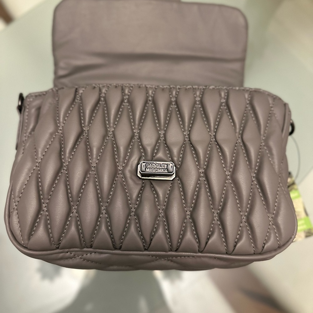 Elegant badgley mischka Quilted Gray Handbag - Picture 2 of 7